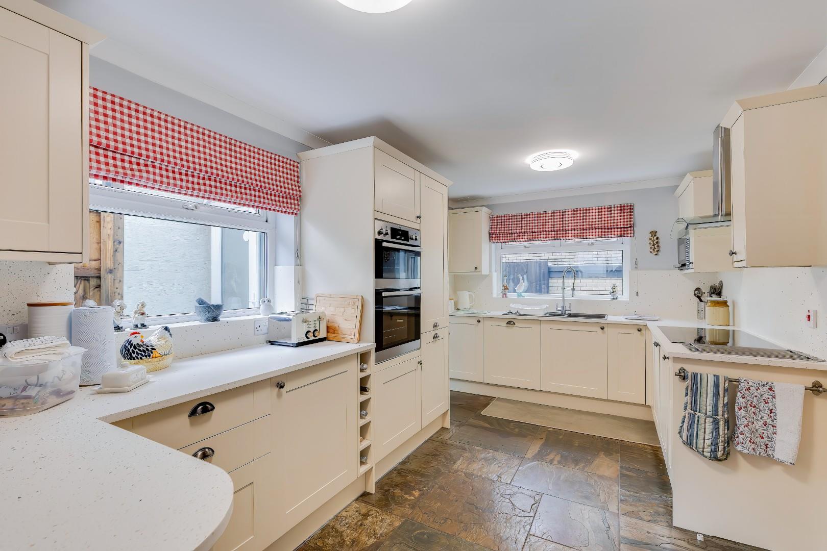 15 Hellas Drive, Barry, CF62 8AW